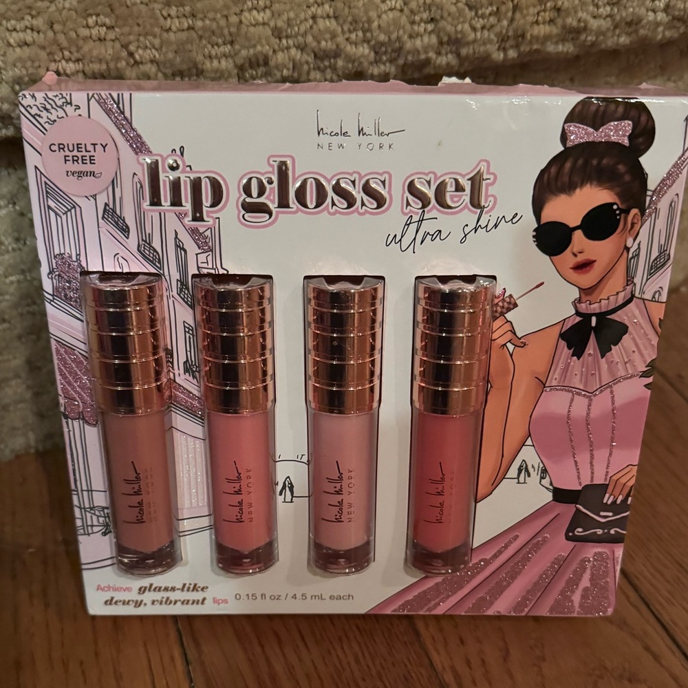 Nicole Miller lip gloss set